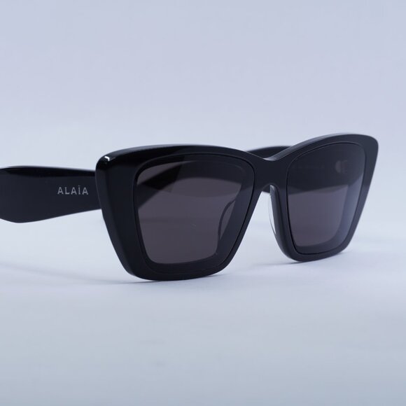 🕶️ New Azzedine Alaïa AA0070S 001 Sunglasses - Black Frame, Grey Lenses - Picture 8 of 11